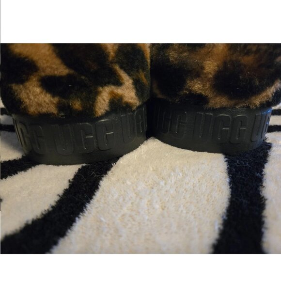 UGG Fluffita Panther/Animal/Leopard/Cheetah Platform Slipper/Sandal/Slide NWOB - Picture 11 of 16